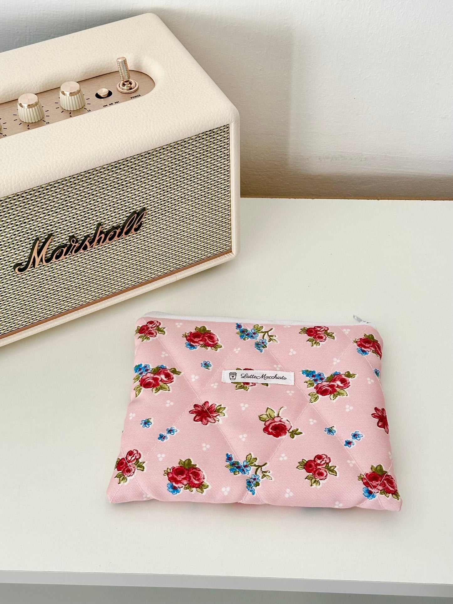 Pochette flat rose rosse
