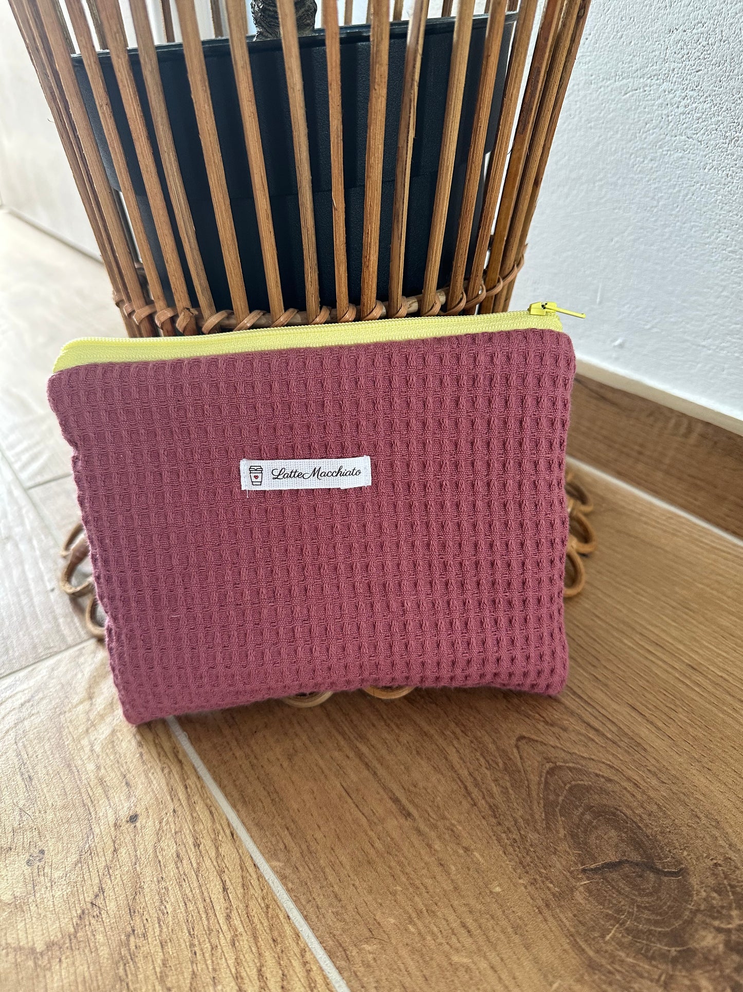 Pochette flat “waffle“ prugna