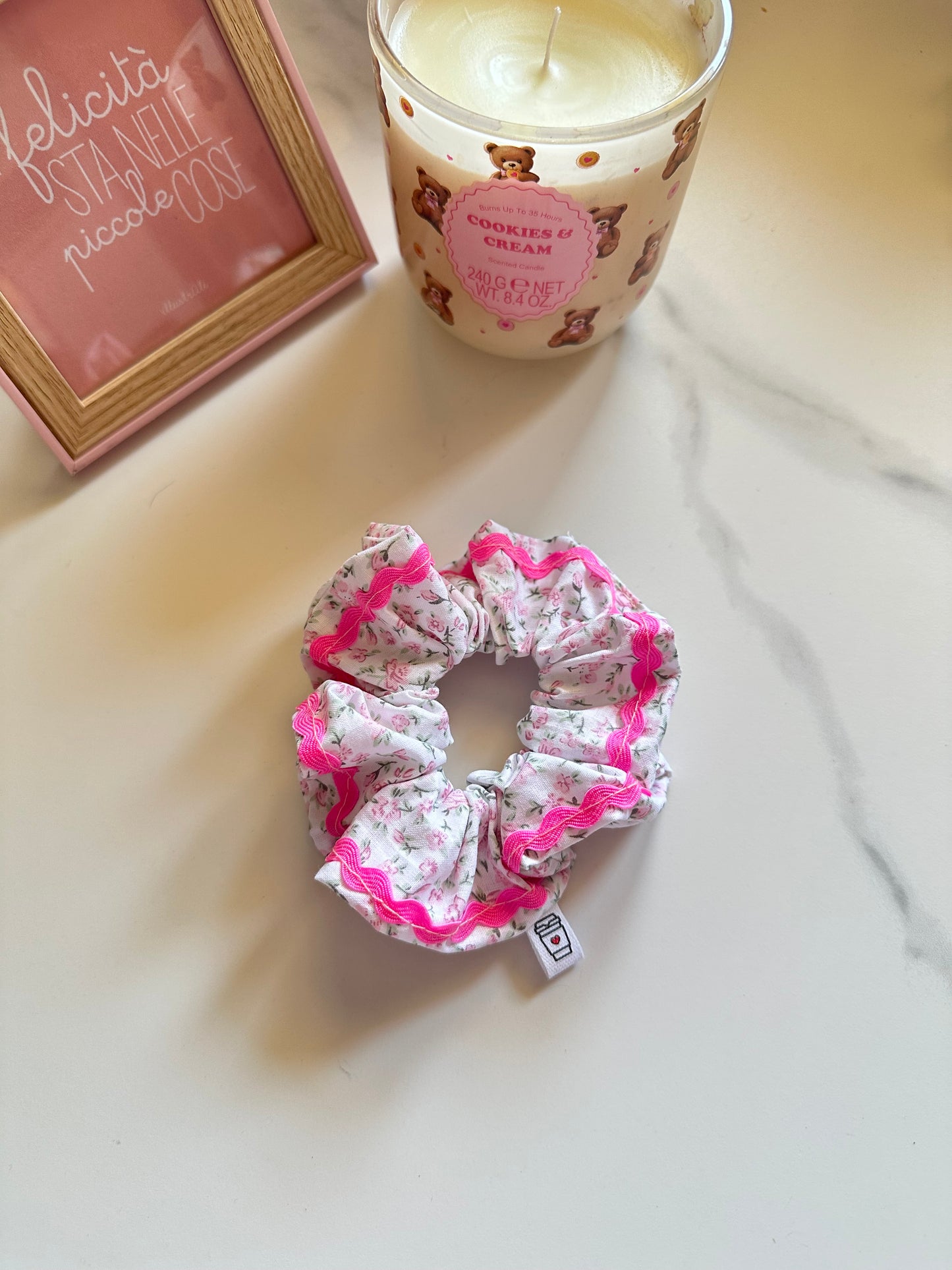 Scrunchie pink flowers