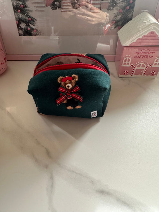 Beauty piccolo orsetto sciatore