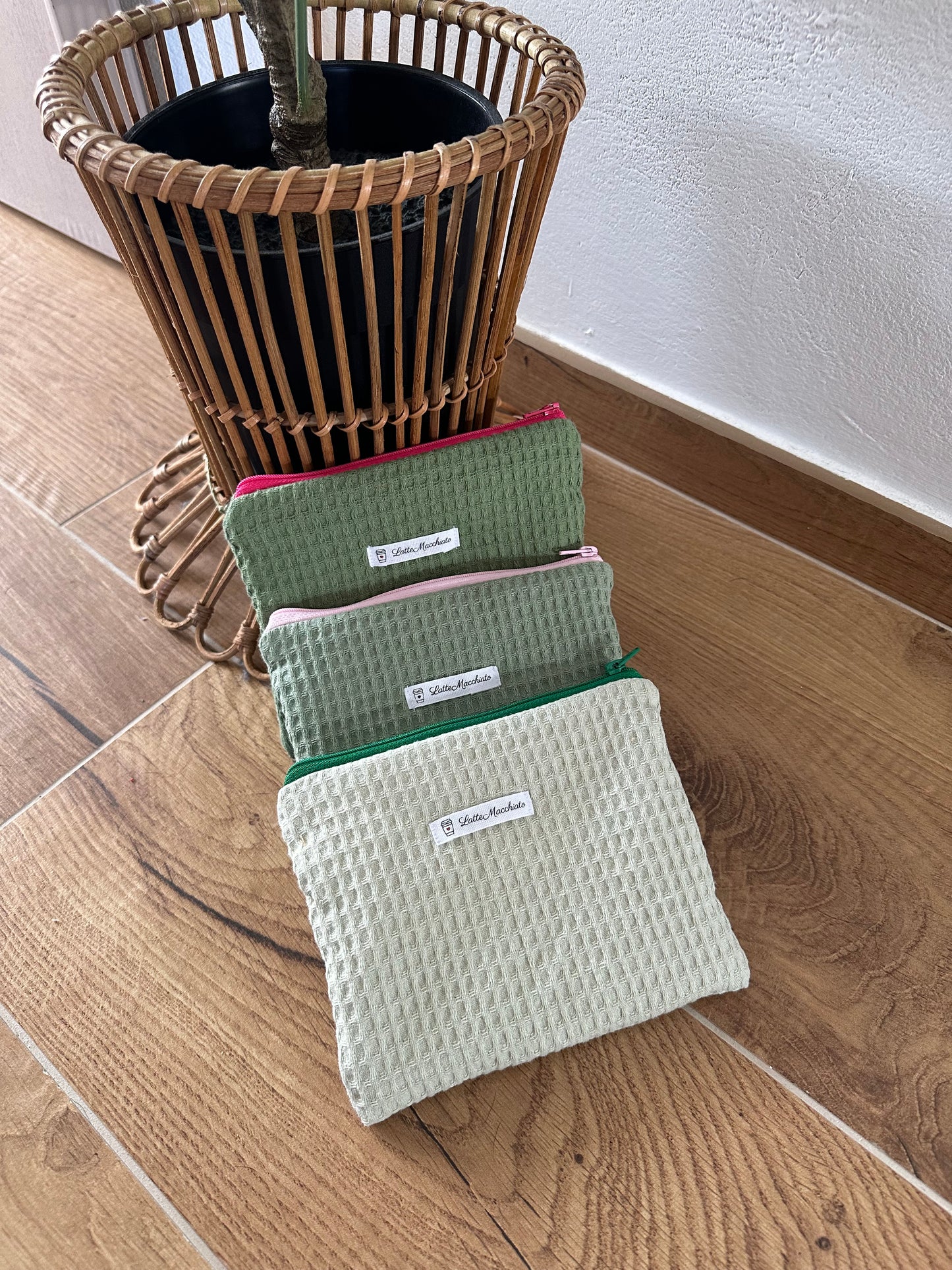 Pochette flat “waffle“ verde oliva