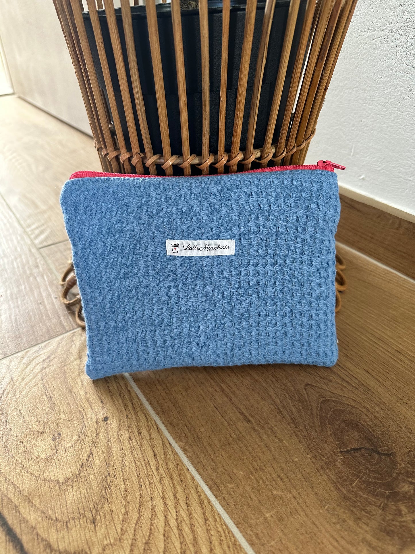 Pochette flat “waffle“ azzurro cielo