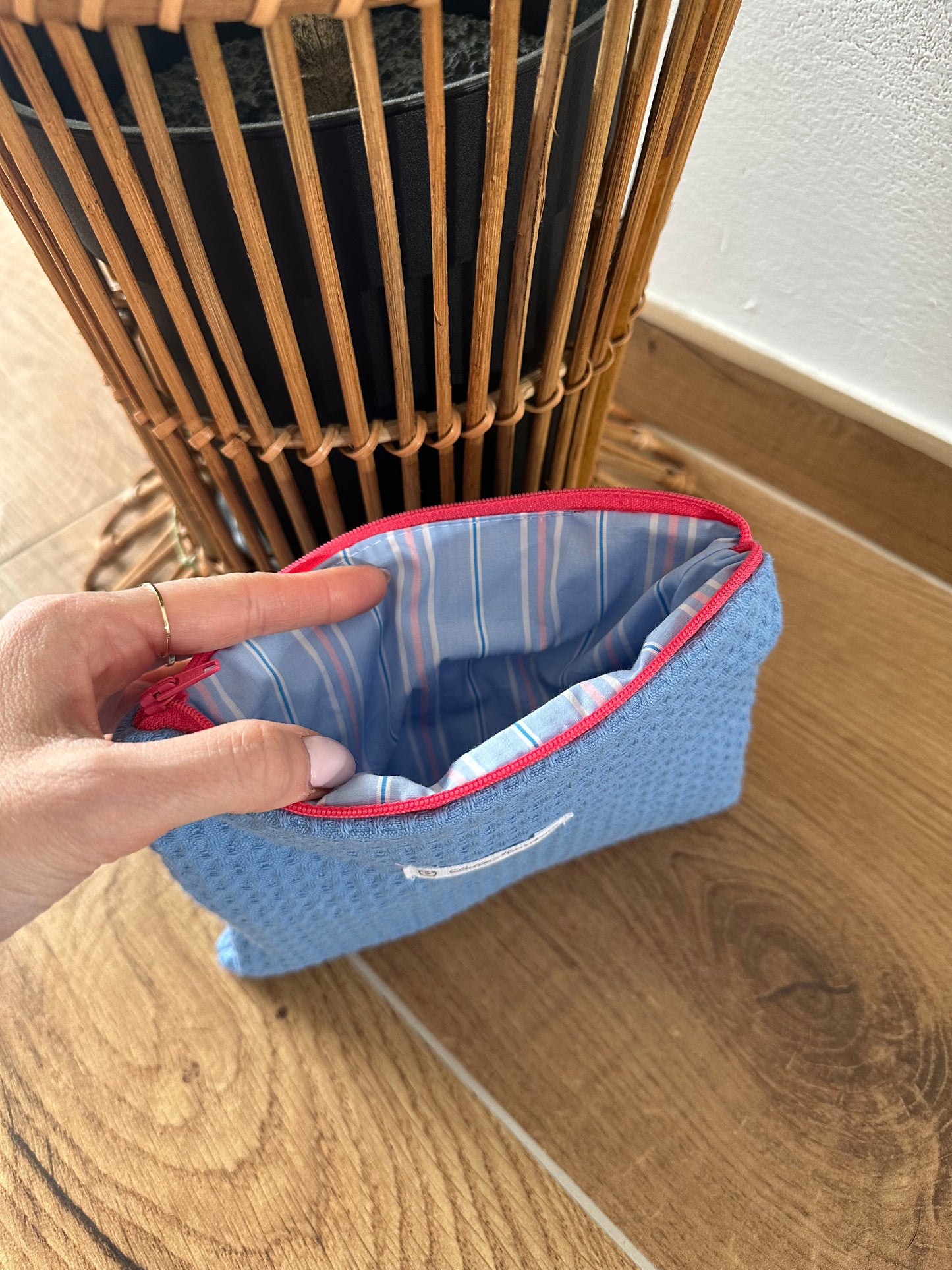 Pochette flat “waffle“ azzurro cielo