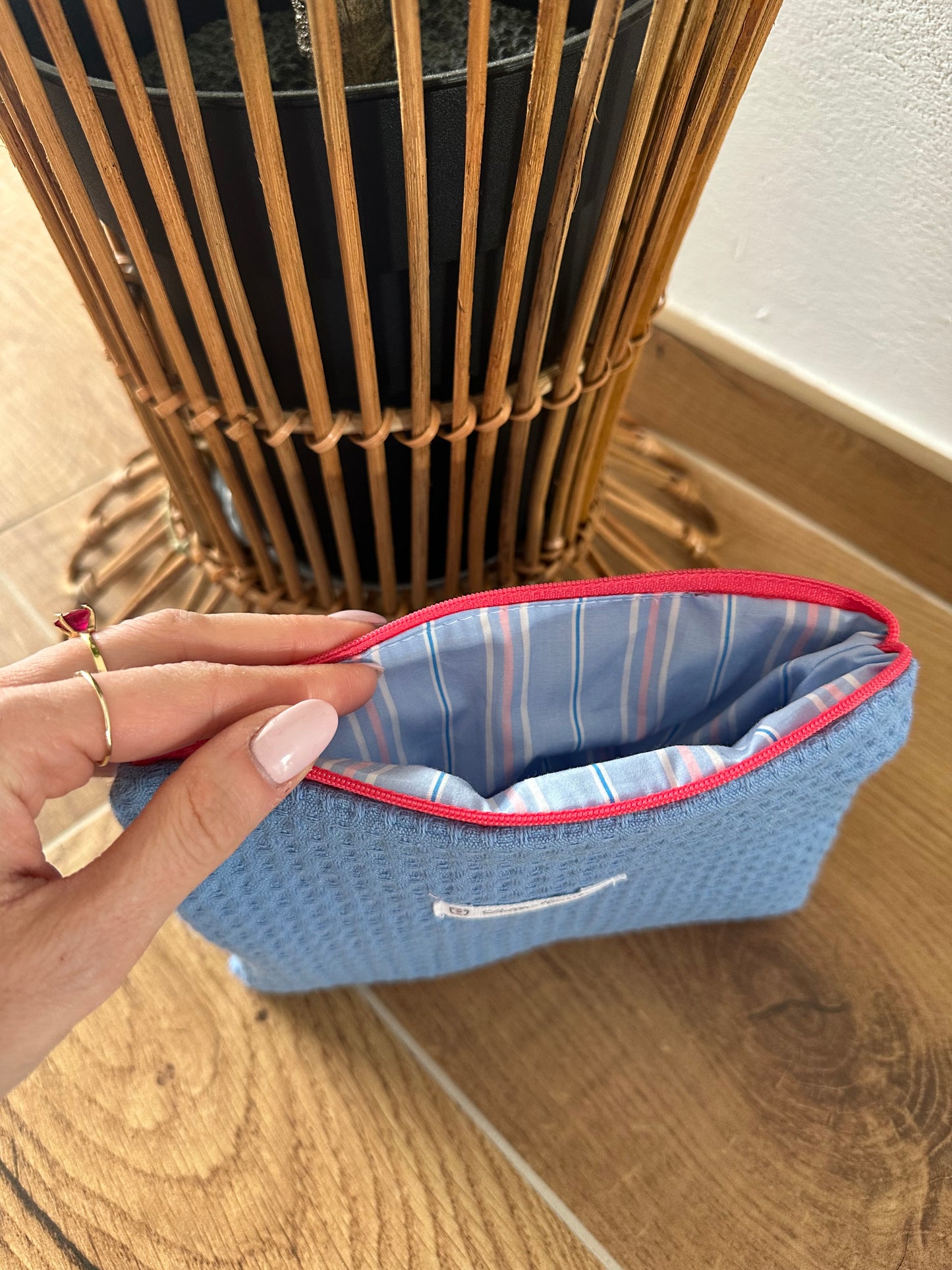 Pochette flat “waffle“ azzurro cielo
