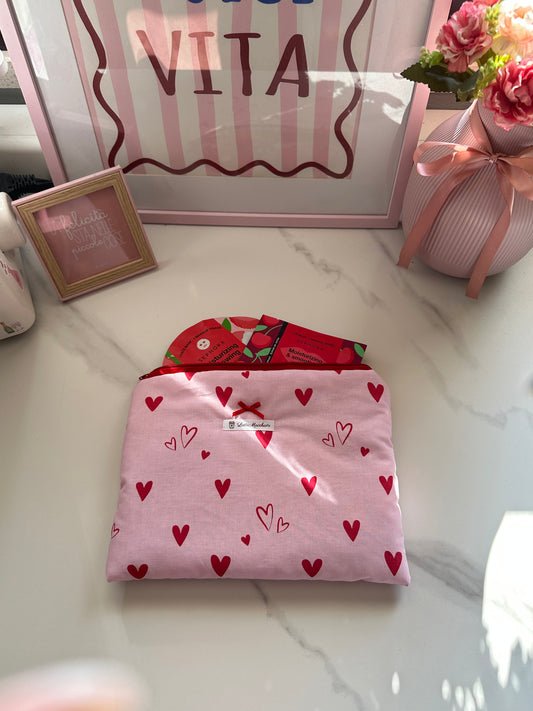 Pochette flat grande cuori rossi