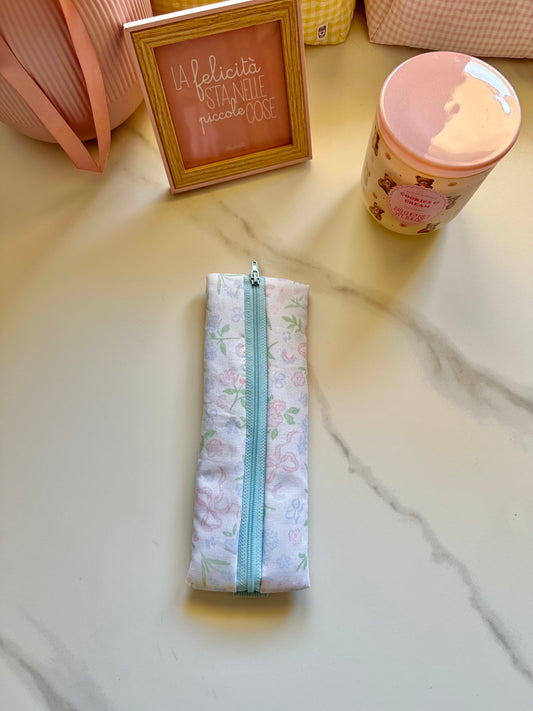 Astuccio con elastico fiocchetti e fiori