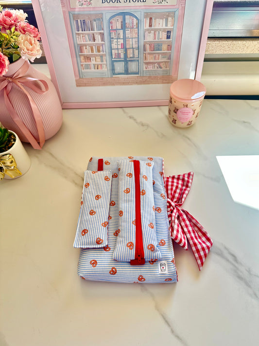 Set book lover pretzel