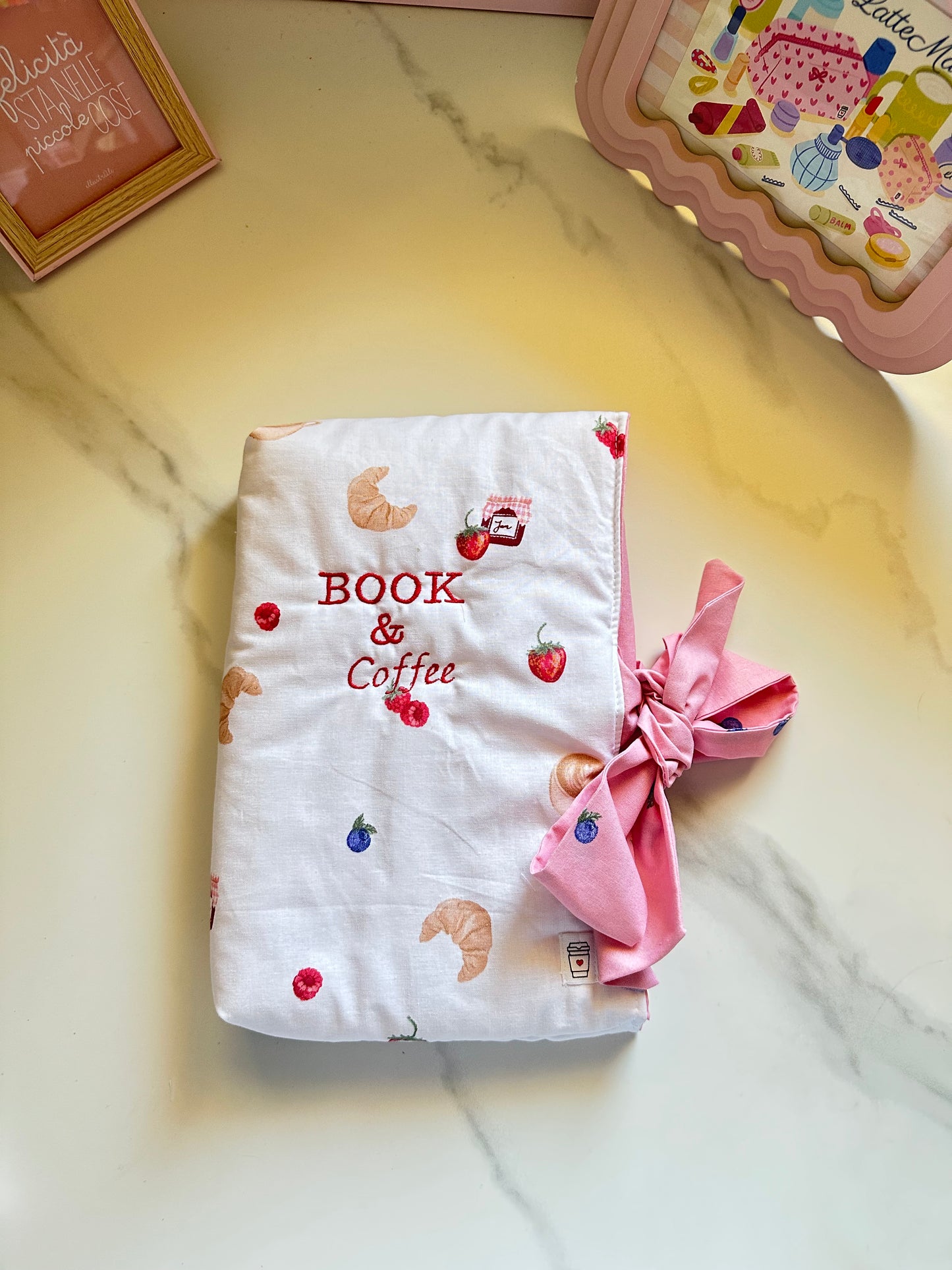 Book cover breakfast con ricamo