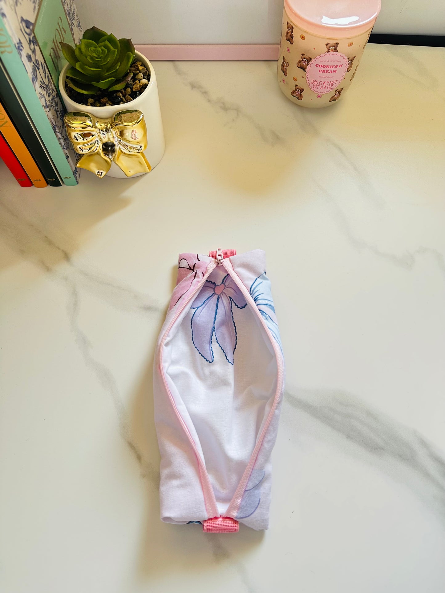 Astuccio con elastico fiocchi