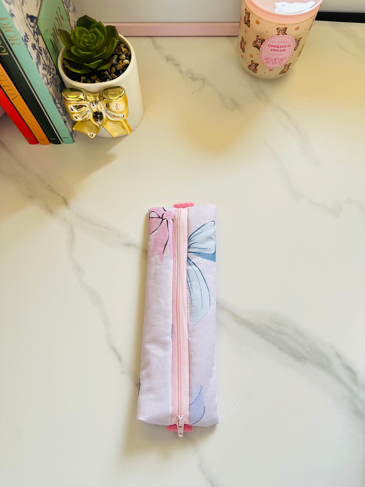 Astuccio con elastico fiocchi